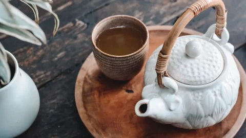 地方特色美食场景图